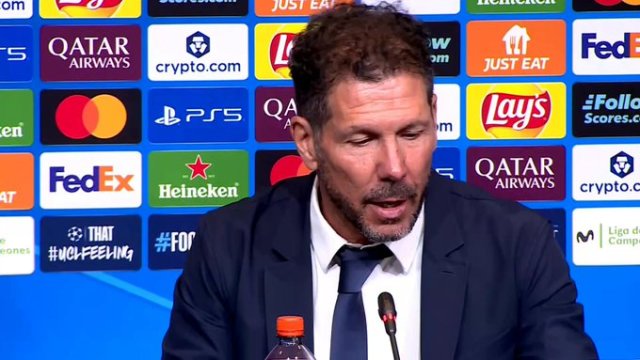 Diego Simeone rinde emotivo homenaje a la marcha de Antoine Griezmann antes del empate contra el Barcelona Diego Simeone rinde emotivo homenaje a la marcha de Antoine Griezmann antes del empate contra el Barcelona