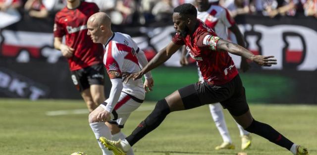 Iñaki Williams salva al Athletic Club mientras el Rayo Vallecanok lanza un llamamiento SOS Iñaki Williams salva al Athletic Club mientras el Rayo Vallecanok lanza un llamamiento SOS