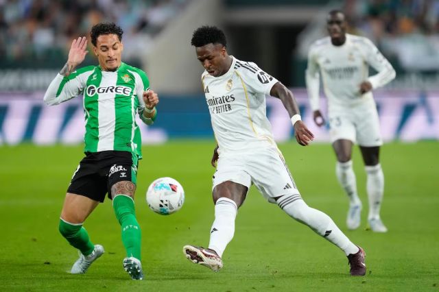 Héctor Bellerín arruina el viaje del Real Madrid a la Feria con el empate del Real Betis a la muerte Héctor Bellerín arruina el viaje del Real Madrid a la Feria con el empate del Real Betis a la muerte