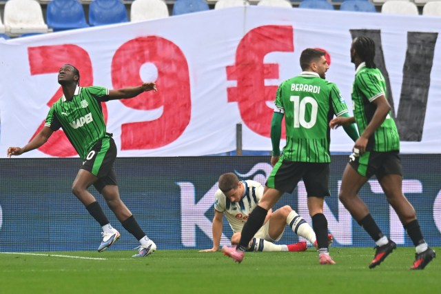 Revelado: cláusula de rescisión de Kone mientras Inter, Milán y Juventus luchan por la estrella del Sassuolo Revelado: cláusula de rescisión de Kone mientras Inter, Milán y Juventus luchan por la estrella del Sassuolo
