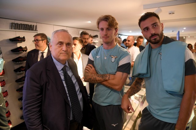 Lotito ordena congelar las negociaciones para un nuevo contrato con la Lazio hasta junio Lotito ordena congelar las negociaciones para un nuevo contrato con la Lazio hasta junio