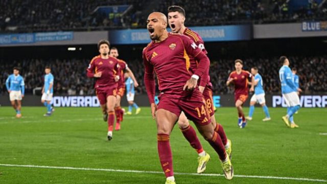 Donyell Malen anota un doblete en el empate de la Roma con el Napoli en un emocionante choque de la Serie A Donyell Malen anota un doblete en el empate de la Roma con el Napoli en un emocionante choque de la Serie A