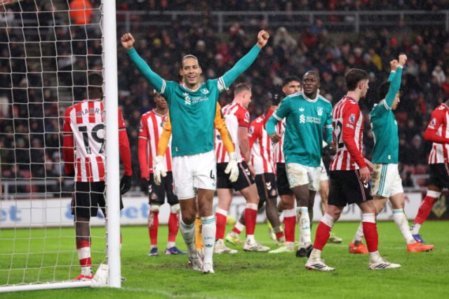 El cabezazo de Van Dijk pone fin al jonrón invicto del Sunderland y el Liverpool vuelve a la contienda europea El cabezazo de Van Dijk pone fin al jonrón invicto del Sunderland y el Liverpool vuelve a la contienda europea
