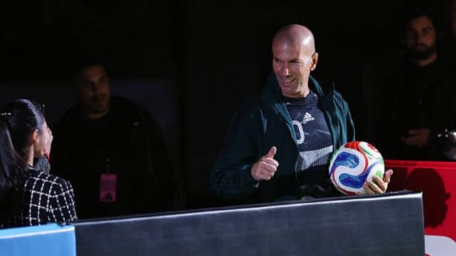 Chelsea y PSG se acercaron a Zidane antes de que aceptara ocupar el puesto en Francia Chelsea y PSG se acercaron a Zidane antes de que aceptara ocupar el puesto en Francia