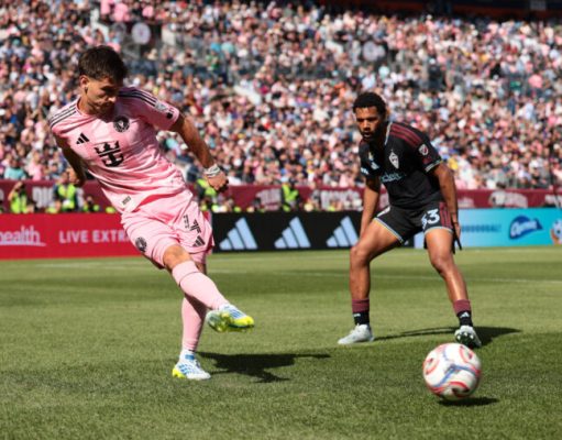 Messi anota dos veces para asegurar una emocionante victoria para Miami Messi anota dos veces para asegurar una emocionante victoria para Miami