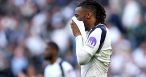 Destiny Udogie, duda para el choque de la Premier League del Tottenham contra los Wolves Destiny Udogie, duda para el choque de la Premier League del Tottenham contra los Wolves