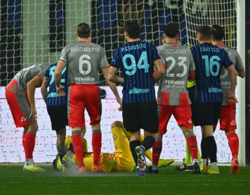 Los aficionados del Inter de Milán recibieron una prohibición de viajar de tres partidos después de que los fuegos artificiales impactaran a Emil Audero Los aficionados del Inter de Milán recibieron una prohibición de viajar de tres partidos después de que los fuegos artificiales impactaran a Emil Audero