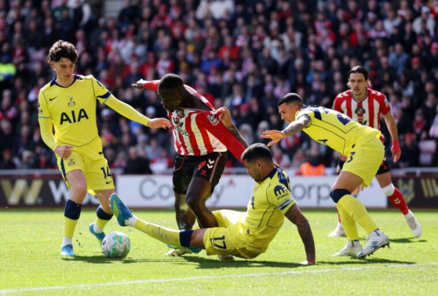 El Liverpool planea atacar al Tottenham por una estrella de £ 40 millones si desciende El Liverpool planea atacar al Tottenham por una estrella de £ 40 millones si desciende