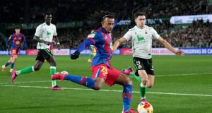 El Liverpool planea una transferencia de 80 millones de euros por el defensa del Barcelona Jules Kounde El Liverpool planea una transferencia de 80 millones de euros por el defensa del Barcelona Jules Kounde