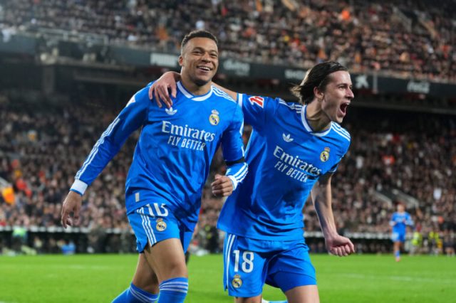 El Real Madrid derrota al Valencia con una actuación clínica en la segunda parte para mantener la presión sobre el Barcelona El Real Madrid derrota al Valencia con una actuación clínica en la segunda parte para mantener la presión sobre el Barcelona