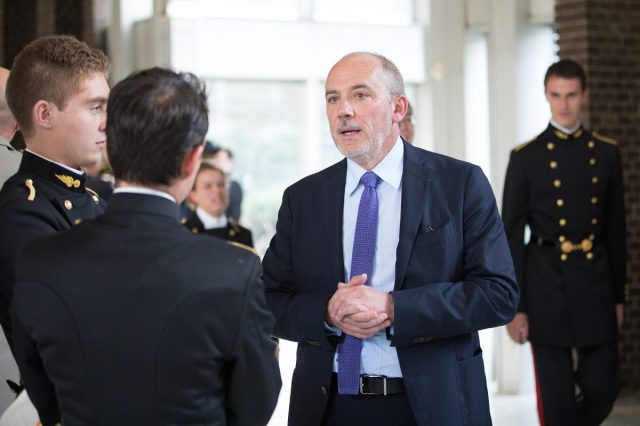 El nuevo presidente del Marsella: “El OM lo tiene absolutamente todo para estar entre los 20 mejores clubes de Europa”. El nuevo presidente del Marsella: “El OM lo tiene absolutamente todo para estar entre los 20 mejores clubes de Europa”.