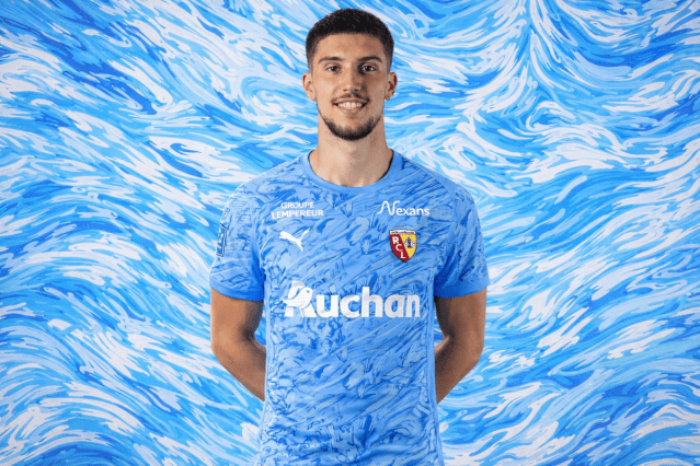 Brighton preselecciona a Robin Risser del Lens Brighton preselecciona a Robin Risser del Lens