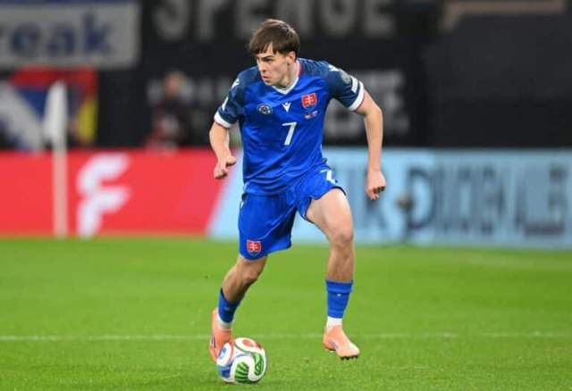 La Roma reabre las conversaciones con Leo Sauer del Feyenoord La Roma reabre las conversaciones con Leo Sauer del Feyenoord