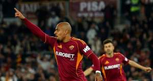 La Roma asegura a Malen, pero los mejores clubes se abalanzan sobre él La Roma asegura a Malen, pero los mejores clubes se abalanzan sobre él