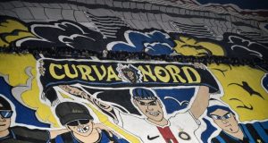 Oficial: A los aficionados del Inter de Milán se les prohibió viajar durante tres partidos después del incidente de Cremona Oficial: A los aficionados del Inter de Milán se les prohibió viajar durante tres partidos después del incidente de Cremona