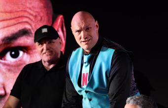 El padre de Tyson Fury, John, afirma que la relación de pareja está “completamente destruida” en una entrevista explosiva El padre de Tyson Fury, John, afirma que la relación de pareja está “completamente destruida” en una entrevista explosiva