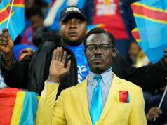 El famoso aficionado a las estatuas vivientes del Congo se perderá el repechaje del Mundial contra Jamaica por problemas de visa El famoso aficionado a las estatuas vivientes del Congo se perderá el repechaje del Mundial contra Jamaica por problemas de visa