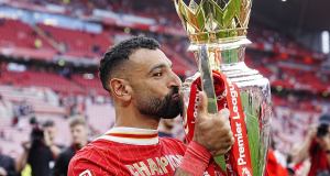 Jamie Carragher elige al único jugador extranjero en la historia de la Premier League por encima de Mohamed Salah Jamie Carragher elige al único jugador extranjero en la historia de la Premier League por encima de Mohamed Salah