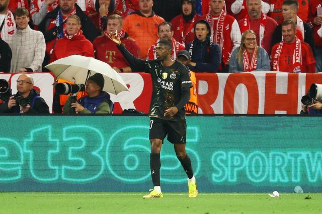 Los aficionados le arrojaron un encendedor a Ousmane Dembélé en la semifinal de la Liga de Campeones Bayern-PSG Los aficionados le arrojaron un encendedor a Ousmane Dembélé en la semifinal de la Liga de Campeones Bayern-PSG