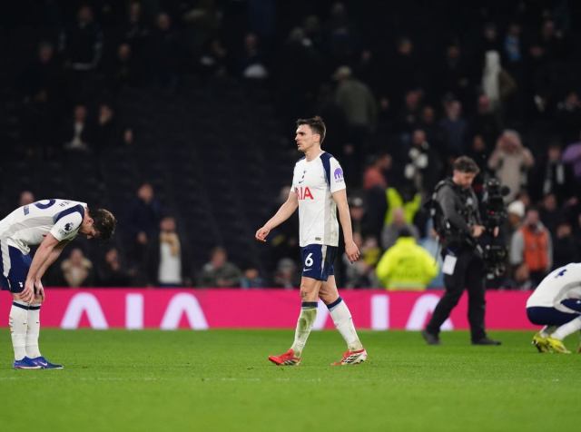 El calamitoso Tottenham se autodestruyó ante el Crystal Palace. El descenso es una perspectiva muy real El calamitoso Tottenham se autodestruyó ante el Crystal Palace. El descenso es una perspectiva muy real