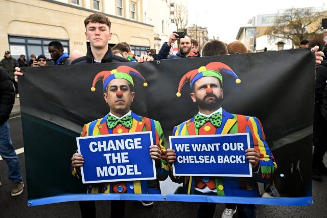 Los aficionados del Chelsea publican una carta abierta que declara la “erosión de la confianza” en los propietarios del club Los aficionados del Chelsea publican una carta abierta que declara la “erosión de la confianza” en los propietarios del club