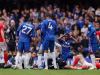 Jesse Derry, del Chelsea, se retiró en camilla tras una preocupante colisión en la primera salida de los Blues Jesse Derry, del Chelsea, se retiró en camilla tras una preocupante colisión en la primera salida de los Blues