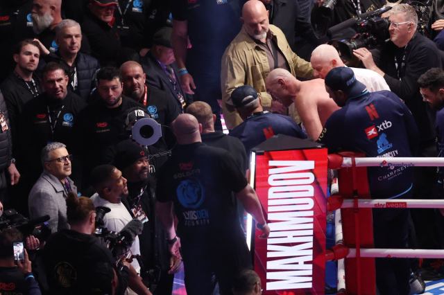 Anthony Joshua vs Tyson Fury firmado oficialmente mientras se anuncia la pelea de preparación de AJ con Kristian Prenga Anthony Joshua vs Tyson Fury firmado oficialmente mientras se anuncia la pelea de preparación de AJ con Kristian Prenga