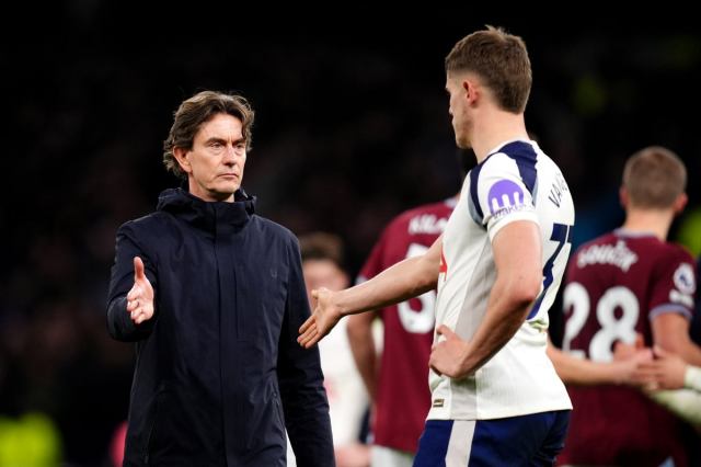 Tottenham considera el futuro de Thomas Frank mientras los fanáticos se vuelven contra el entrenador después de la sorprendente derrota ante el West Ham Tottenham considera el futuro de Thomas Frank mientras los fanáticos se vuelven contra el entrenador después de la sorprendente derrota ante el West Ham
