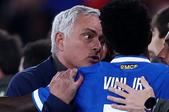Ignore la vergonzosa respuesta de José Mourinho: sobre las acusaciones de racismo de Vinicius Jr, sólo hay que decir una cosa Ignore la vergonzosa respuesta de José Mourinho: sobre las acusaciones de racismo de Vinicius Jr, sólo hay que decir una cosa