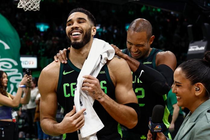 Jayson Tatum hits buzzer-beating 3 in Celtics’ win over Raptors after missing last-second shot in regulation Jayson Tatum hits buzzer-beating 3 in Celtics’ win over Raptors after missing last-second shot in regulation