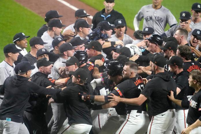 Benches clear in Yankees-Orioles after rookie Heston Kjerstad takes pitch to helmet Benches clear in Yankees-Orioles after rookie Heston Kjerstad takes pitch to helmet