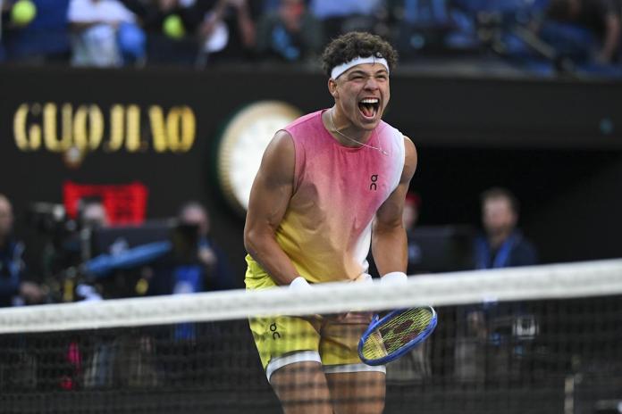 Australian Open: No. 21 Ben Shelton defeats Lorenzo Sonego, will face No. 1 Jannik Sinner in semifinals Australian Open: No. 21 Ben Shelton defeats Lorenzo Sonego, will face No. 1 Jannik Sinner in semifinals