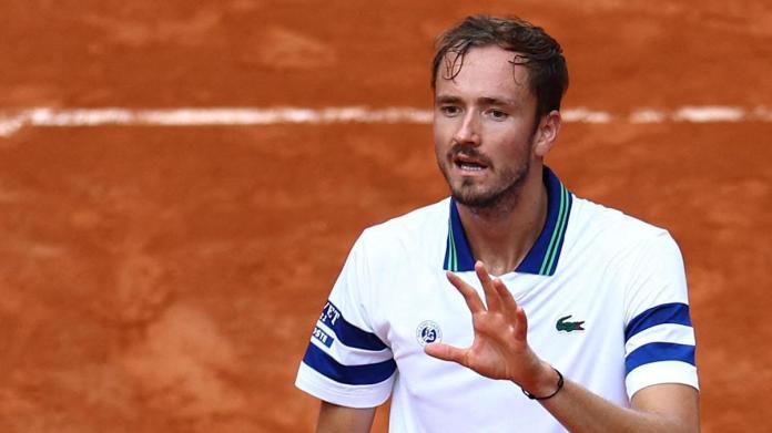 Medvedev becomes highest seed to fall at French Open Medvedev becomes highest seed to fall at French Open
