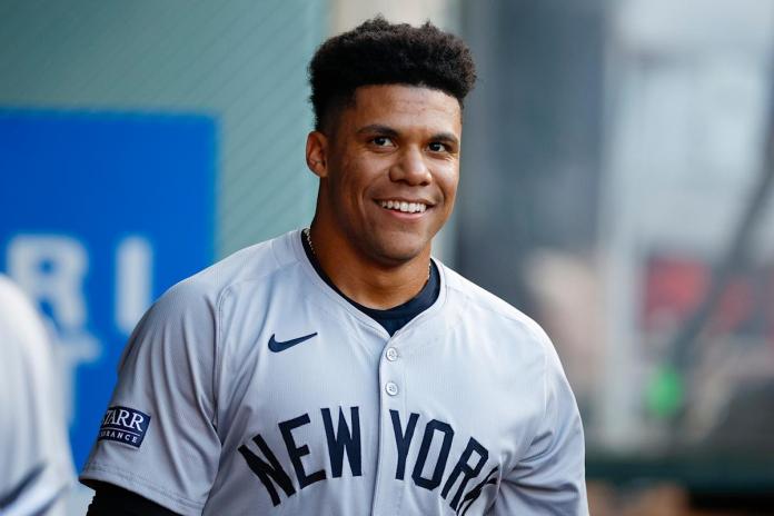 Juan Soto free agency: Yankees and Mets reportedly up their offers to above 0 million Juan Soto free agency: Yankees and Mets reportedly up their offers to above 0 million