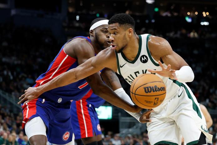 Giannis Antetokounmpo scores NBA season-high 59, rallies Bucks from 18-point deficit past Pistons Giannis Antetokounmpo scores NBA season-high 59, rallies Bucks from 18-point deficit past Pistons