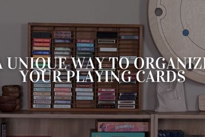 Organizando cartas de jogo com um porta -fita cassete Organizando cartas de jogo com um porta -fita cassete
