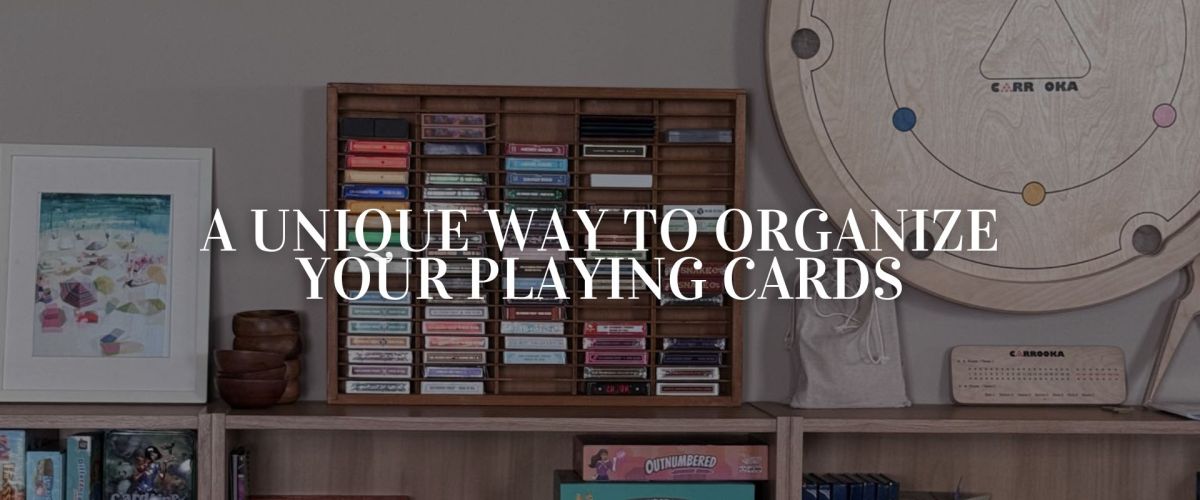 Organizando cartas de jogo com um porta -fita cassete Organizando cartas de jogo com um porta -fita cassete