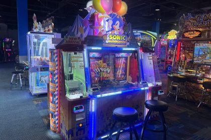 Arcade Heroes Sega testa novo Sonic The Hedgehog Coin Pusher “Sonic Balloon Carnival” com Round1USA Arcade Heroes Sega testa novo Sonic The Hedgehog Coin Pusher “Sonic Balloon Carnival” com Round1USA