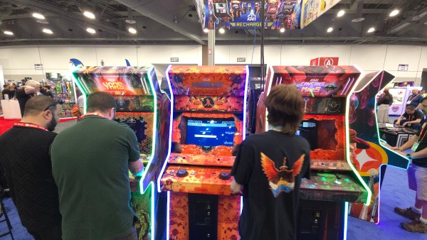 Arcade Heroes Alan-1 apresenta novos gabinetes “MirrorFX” com os mais recentes títulos Atari Recharged Arcade Heroes Alan-1 apresenta novos gabinetes “MirrorFX” com os mais recentes títulos Atari Recharged