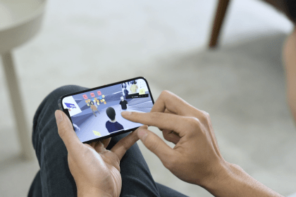 O novo aplicativo de reunião AR da Spatial pode salvá -lo da grade de zoom de Doom O novo aplicativo de reunião AR da Spatial pode salvá -lo da grade de zoom de Doom