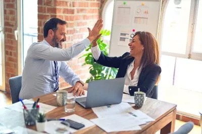 Aumentação da equipe vs terceirização versus consultoria baseada em projetos Aumentação da equipe vs terceirização versus consultoria baseada em projetos