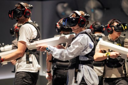 O Sandbox VR mostra que o espetáculo ‘social’ bate ‘nas atrações VR O Sandbox VR mostra que o espetáculo ‘social’ bate ‘nas atrações VR