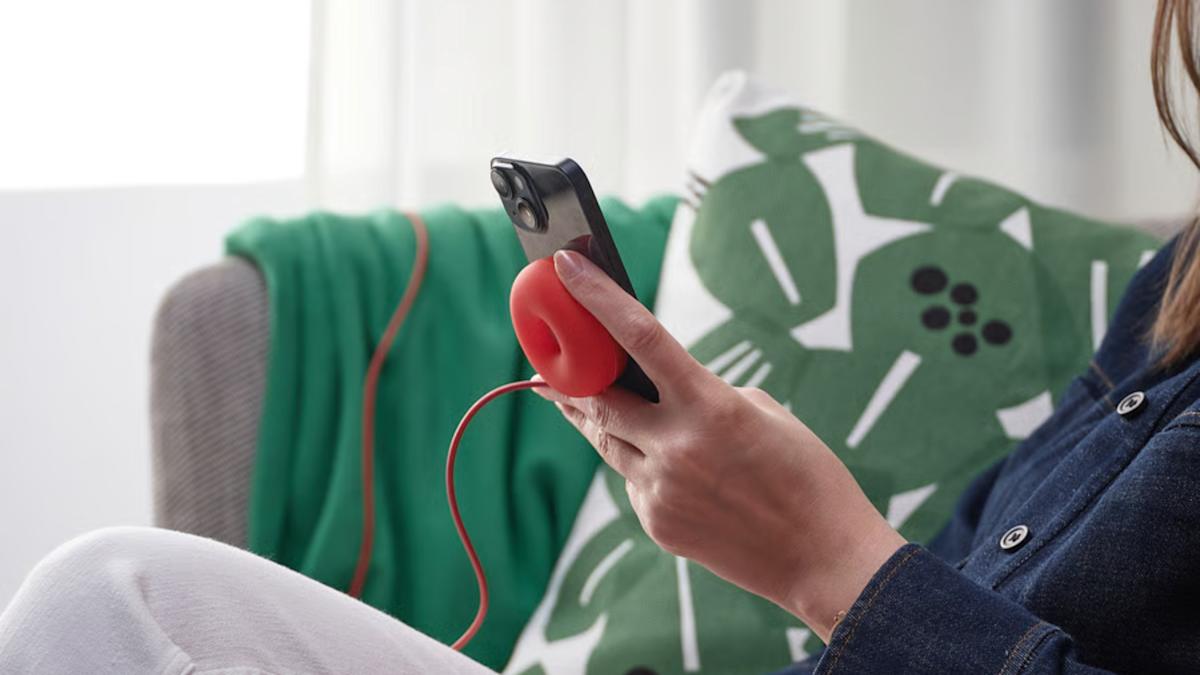 IKEA’s new wireless charger is as cute as it is practical IKEA’s new wireless charger is as cute as it is practical