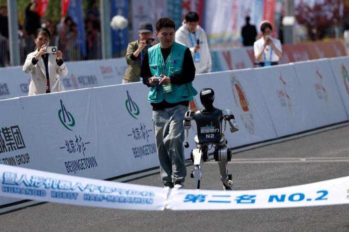 Chinese startup shows off a dancing humanoid robot that starts at ,400 Chinese startup shows off a dancing humanoid robot that starts at ,400