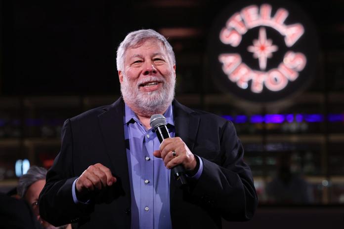 Steve Wozniak, Prince Harry and 800 others want a ban on AI ‘superintelligence’ Steve Wozniak, Prince Harry and 800 others want a ban on AI ‘superintelligence’