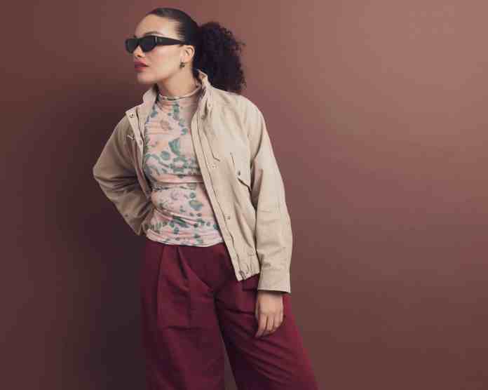 Хаврын хувцаслалтын шинэ дүрмүүд: Зузаан хүрэм, хар оймсноос татгалзах цаг Хаврын хувцаслалтын шинэ дүрмүүд: Зузаан хүрэм, хар оймсноос татгалзах цаг