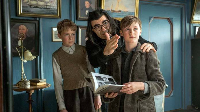 Фатих Акины шинэ бүтээл Германы түүхийн эмзэг сэдвүүдийг хөнджээ Фатих Акины шинэ бүтээл Германы түүхийн эмзэг сэдвүүдийг хөнджээ