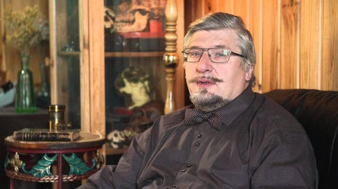 Эрчүүд ба эмэгтэйчүүд (Man vs Women) (1-р хэсэг) Эрчүүд ба эмэгтэйчүүд (Man vs Women) (1-р хэсэг)