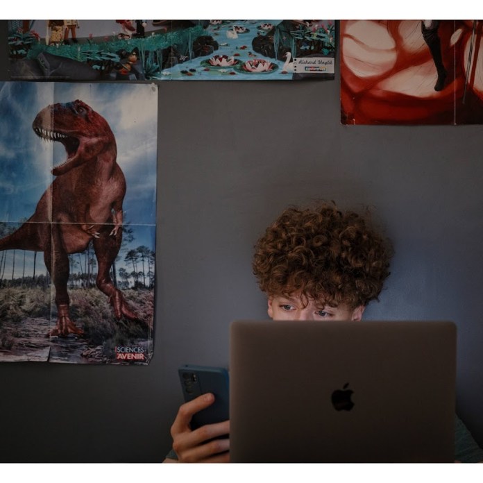 Сошиал медиагаас завсарлага авахад тархинд юу тохиолддог вэ? Сошиал медиагаас завсарлага авахад тархинд юу тохиолддог вэ?