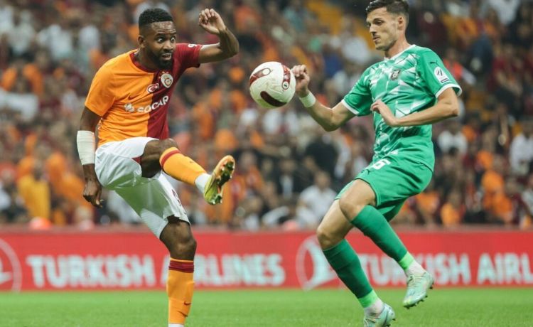 Mercado de fichajes en directo | Bakambu entra en escena en el Betis mientras se aleja el Chimy Mercado de fichajes en directo | Bakambu entra en escena en el Betis mientras se aleja el Chimy